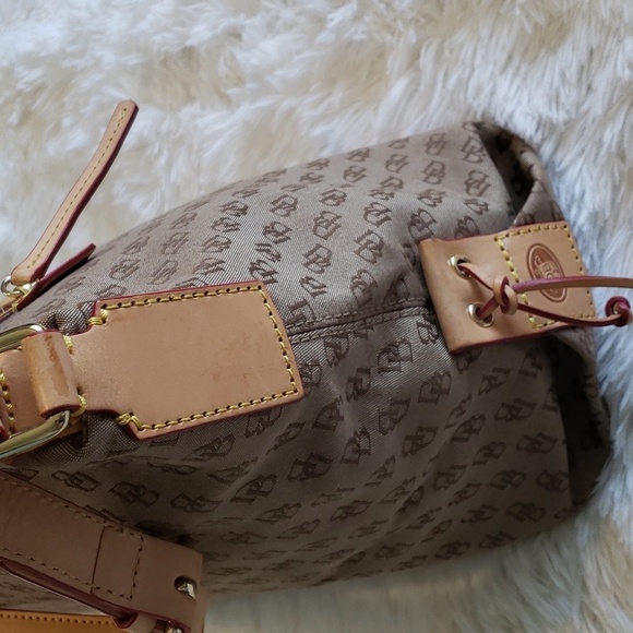 Dooney & Bourke Shoulder Bag K8354400 - Picture 4 of 14